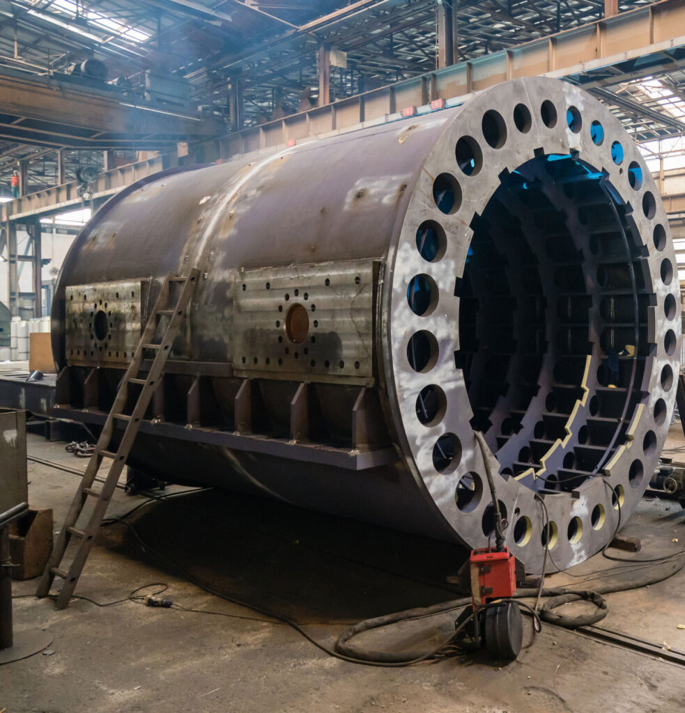 Gas turbine hydrogen-cooled alternator casing